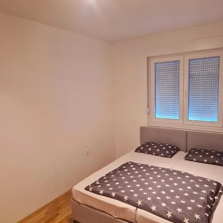 New - Private Parking *